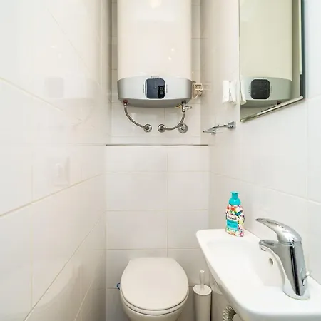 Spacious Two Bedroom *