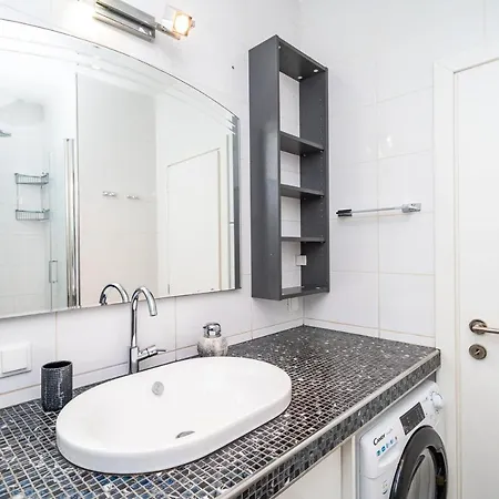 Spacious Two Bedroom *