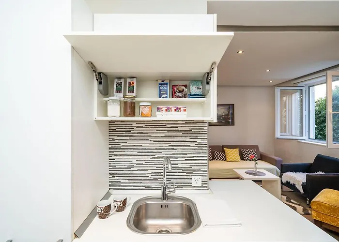 شقة Spacious Two Bedroom