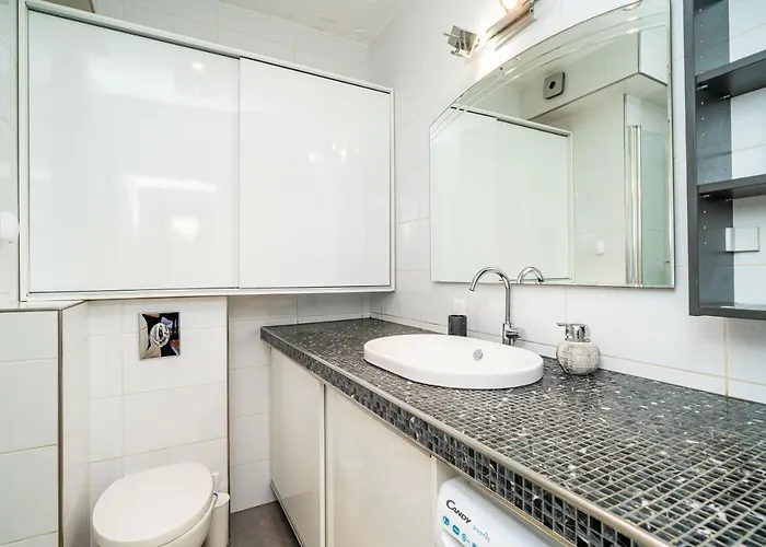 Spacious Two Bedroom