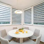 Spacious Two Bedroom * Dubrovnik