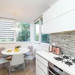 Lejlighed Spacious Two Bedroom *