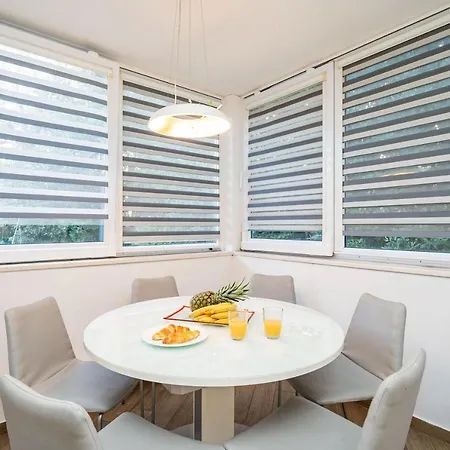 Spacious Two Bedroom * 두브로브니크